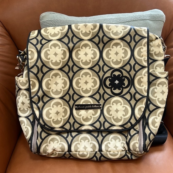 Petunia Pickle Bottom Diaper Backpack Diaper Bag - Picture 2 of 8